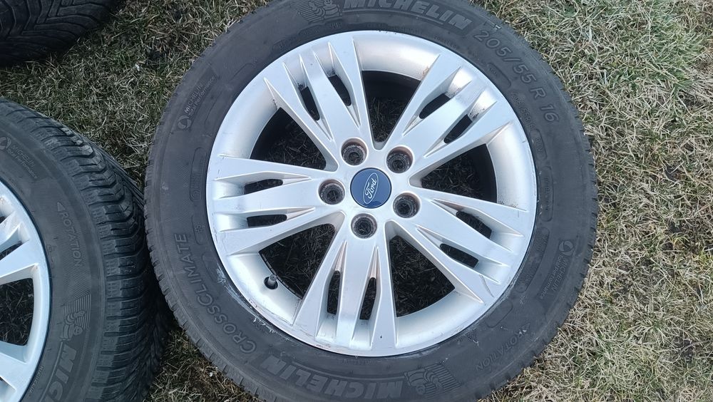 Felgi aluminiowe 16" 5x108 Ford z wielosezonowymi oponami 205/55R16