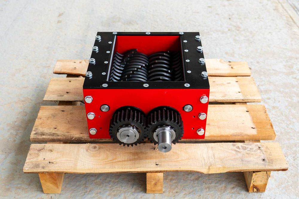 Mechanizm NISZCZARKA SHREDDER == maszyna do recyklingu