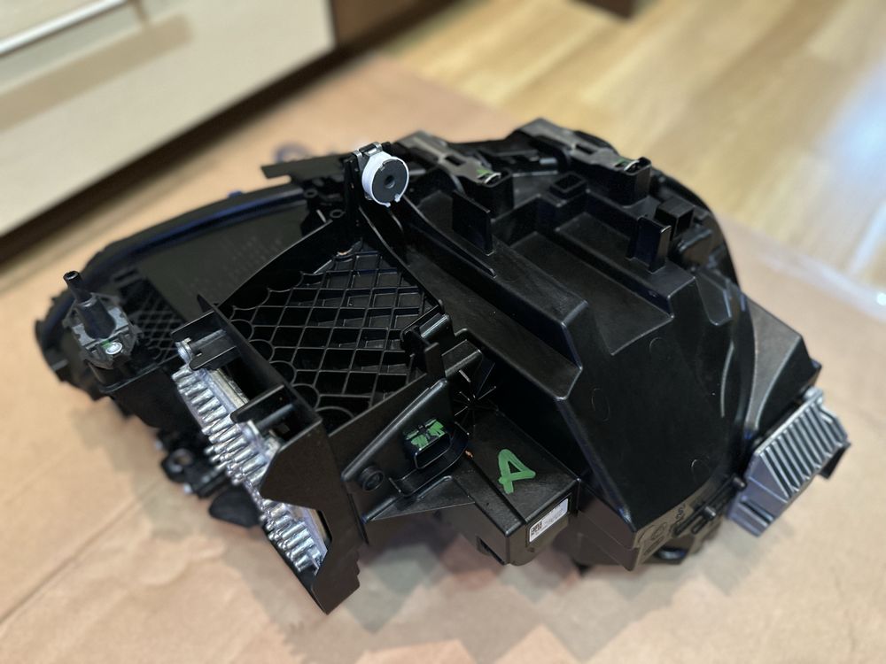 BMW G42 2 серія фара ліва LED в зборі з блоками