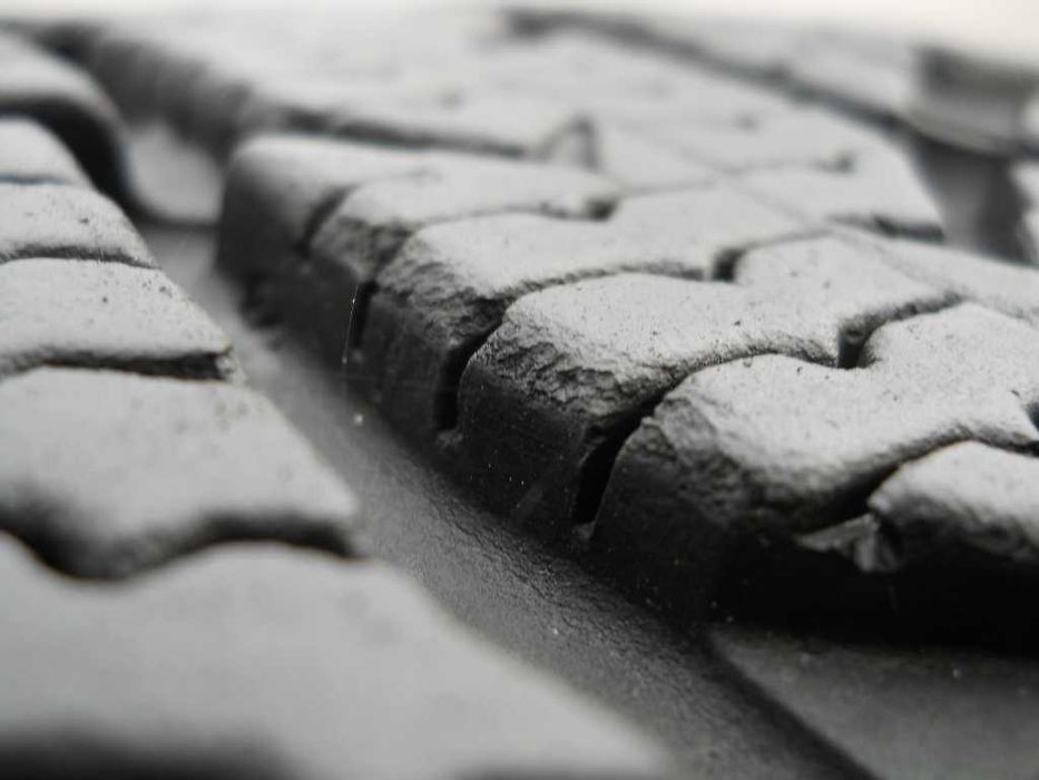 Opony zimowe BUS 215/60R17C NOKIAN 7,7mm cena za 2szt F.Vat + MONTAŻ