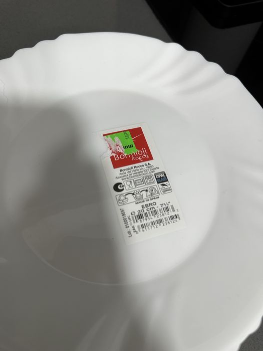 Conjunto de louça completa novo (nunca usado) - 38 peças