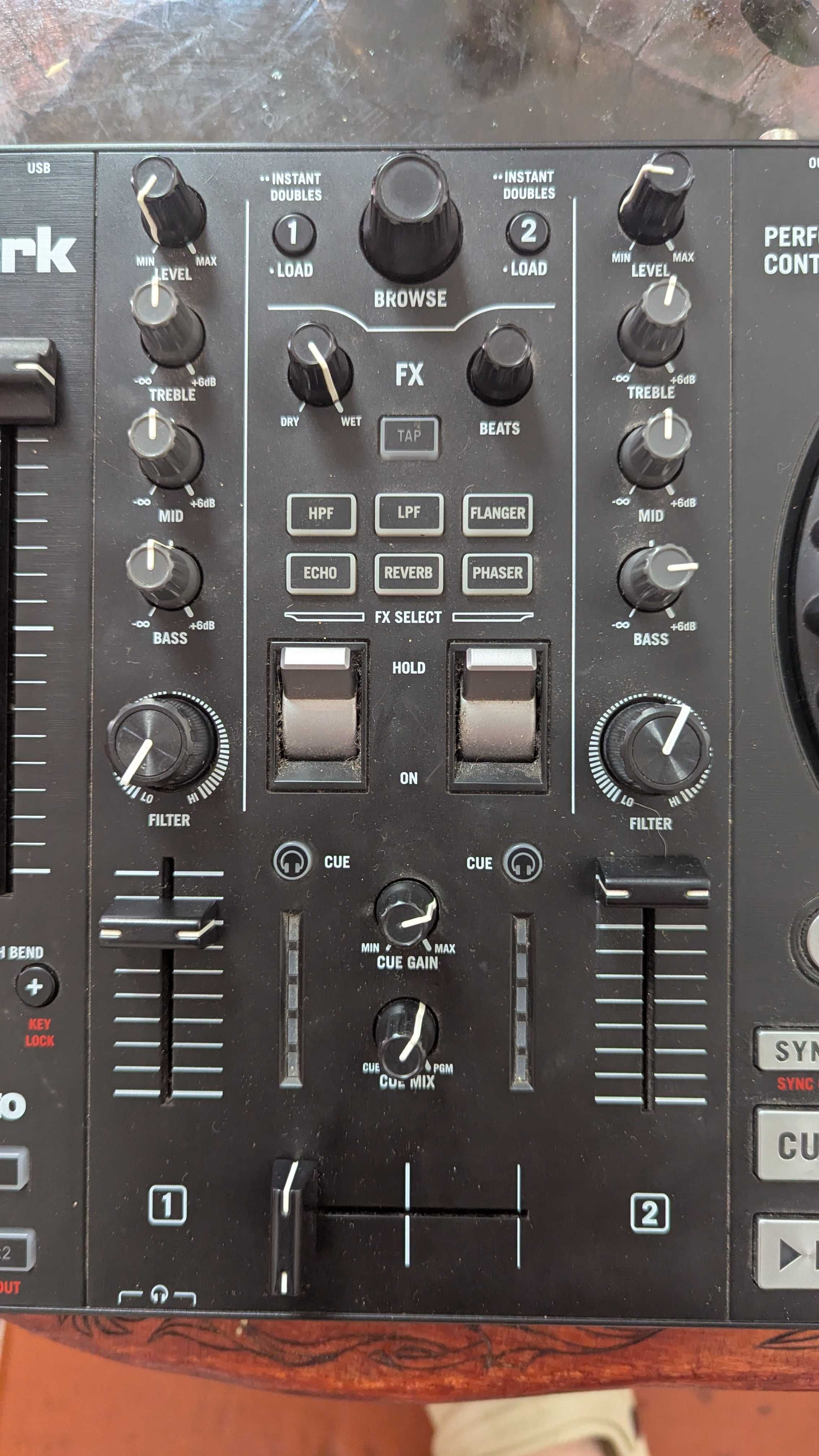 Numark Mixtrack Pro FX