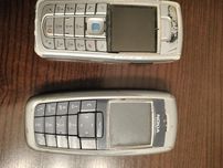 Nokia 2 telemóveis antigos e câmara e Flash telemóveis antigos Siemens