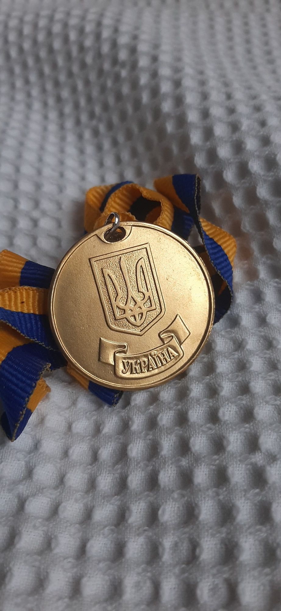 Вінтажна брошка .