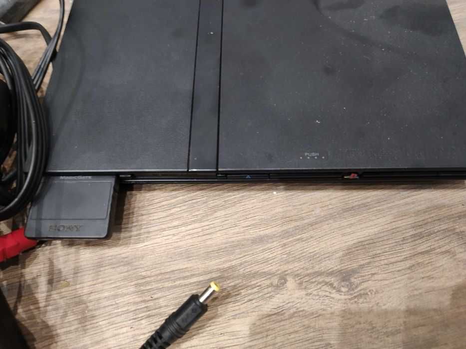 Zestaw PlayStation 2 gra z akcesoriami