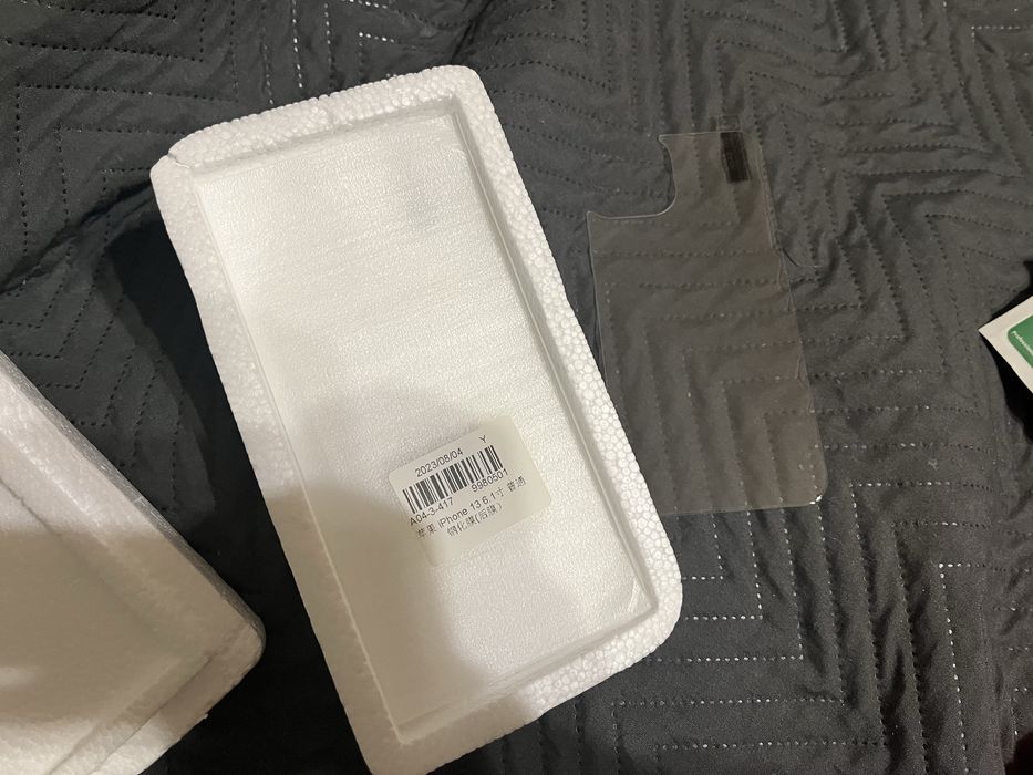 Захисне скло на задню кришку Iphone 13, комплект