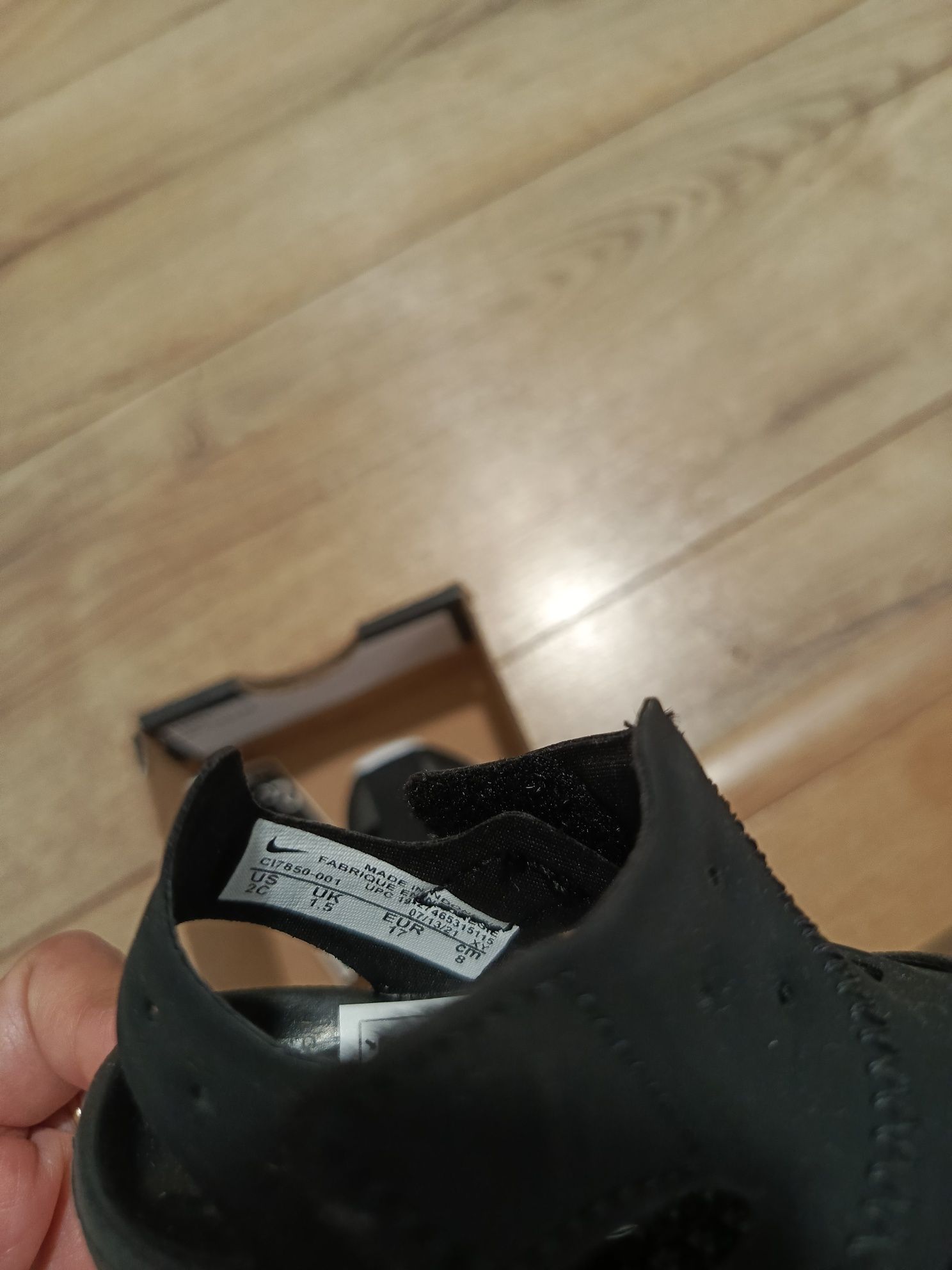 Sandałki niemowlęce Nike Jordan rozm. 17