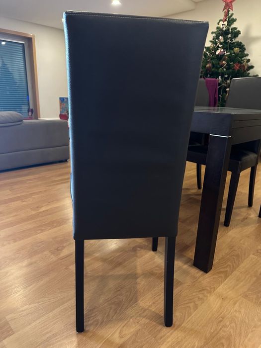 Mesa de jantar extensível com 4 cadeiras