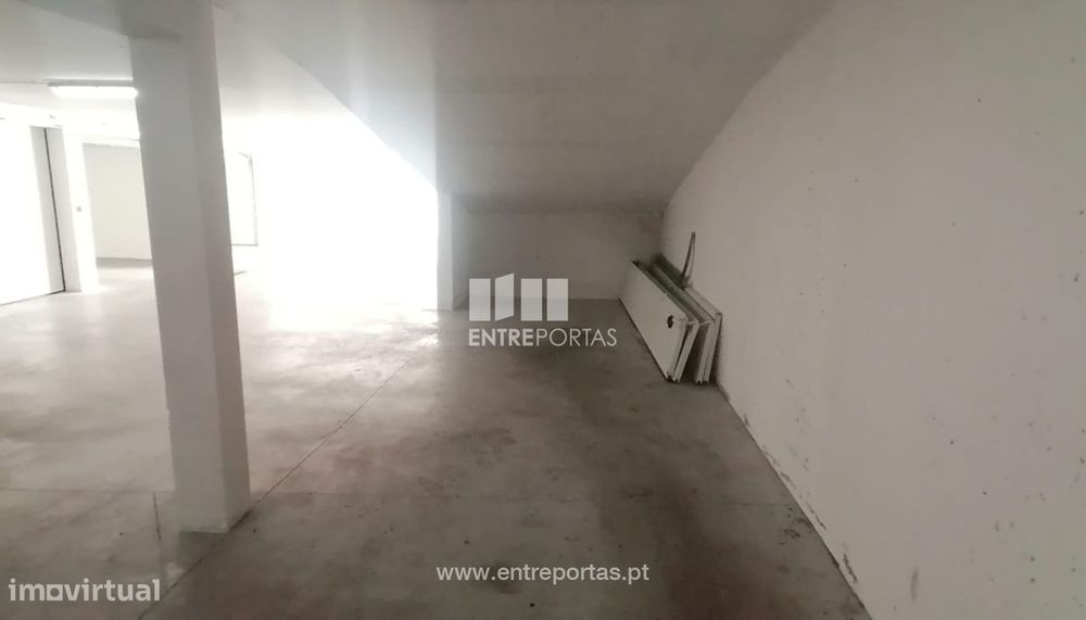 Venda de lugar de garagem próxima do mar, na Póvoa de Varzim