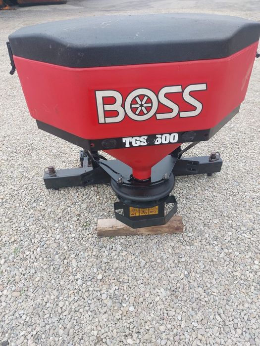 Pług I piaskarka Boss Snoway do terenowek 4x4

Pług I piaskarka  Boss