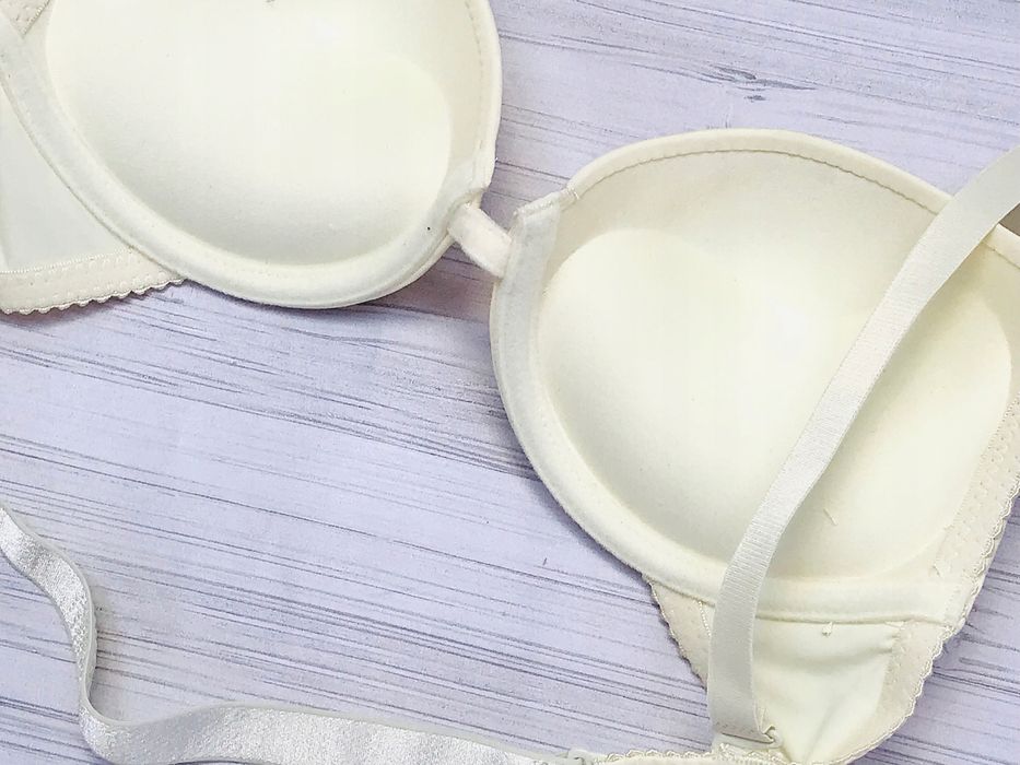 75a biustonosz max push-up odpinany tył intimidao gładki powiększa