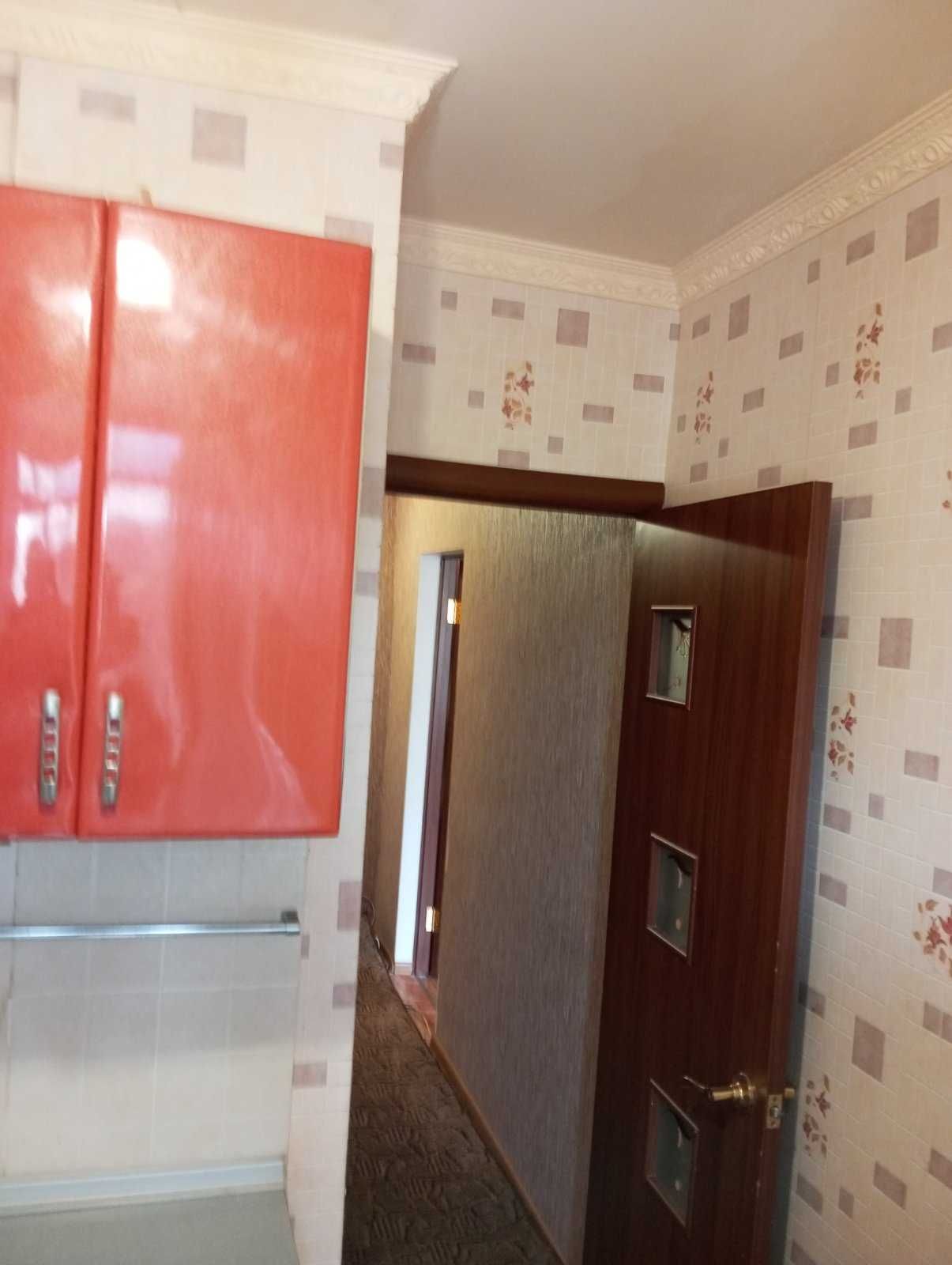 Продам 1 кім квартиру на другому поверсі