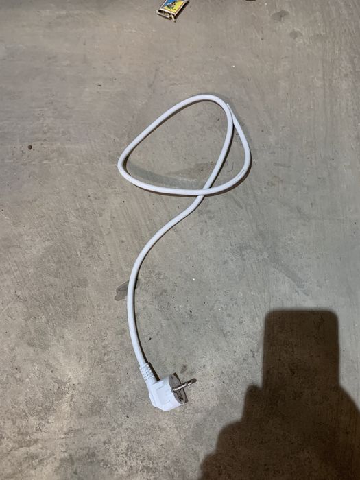 Шнур з розеткою  220вт