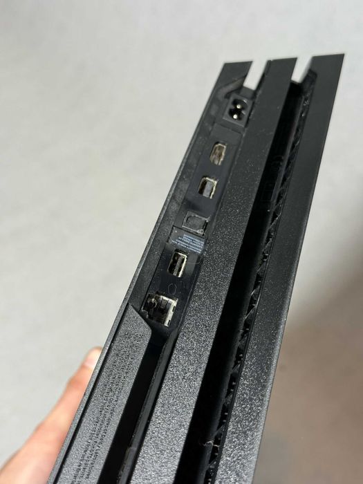 Ps4 Pro- 1TB Cena Promocyjna! - Gwarancja - 1 pad - 2 gry do wyboru
