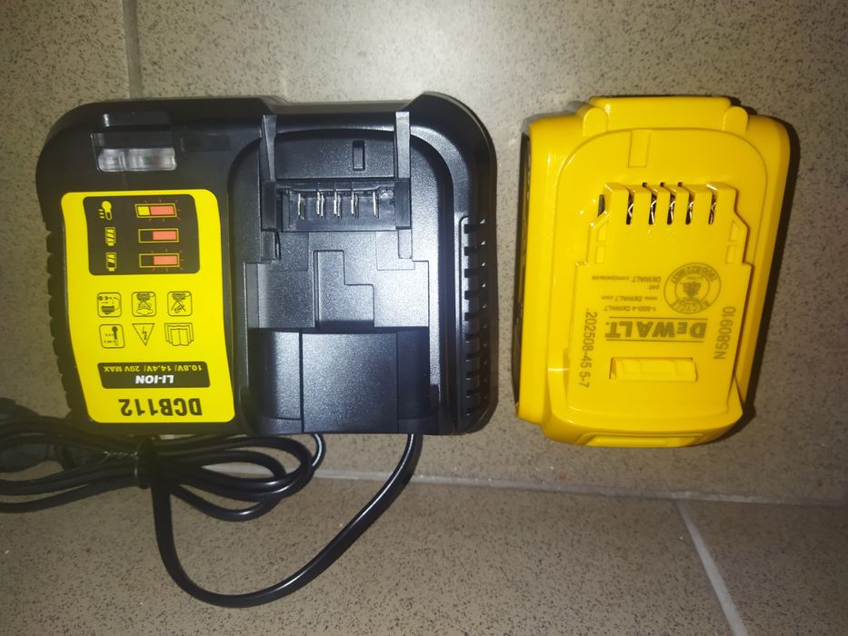 Bateria plus ładowarka do elektronarzędzi DeWalt