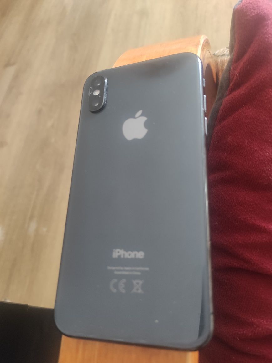 Iphone xs z Blokadą