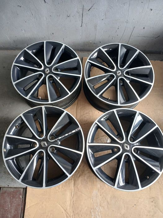 Felgi aluminiowe Renault 5x114,3 7j17 et 49 ch 66 czarno chromowane