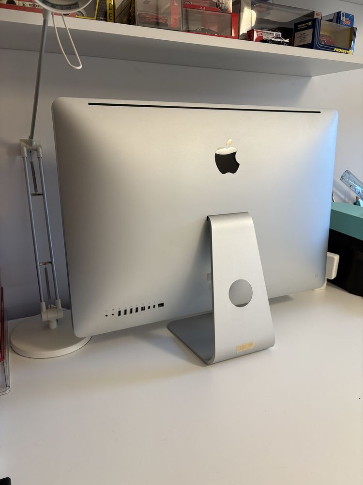 iMac 27” (meados de 2011) – 16GB RAM – 256GB – Excelente estado