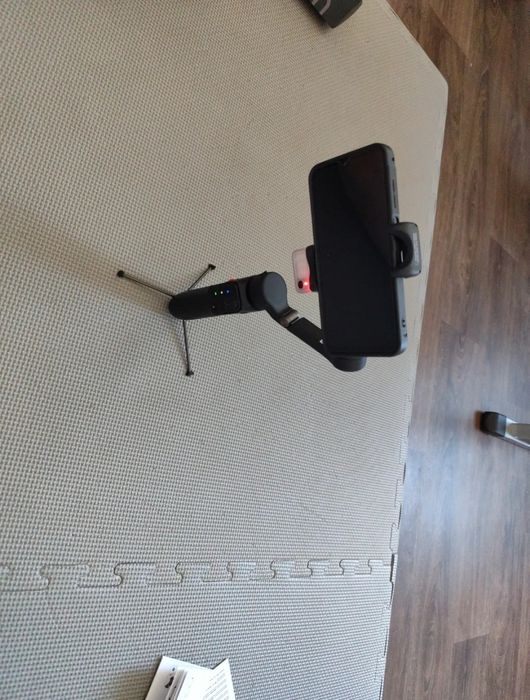 Gimbal Hohem iSteady v3 z funkcjami śledzenia  AI