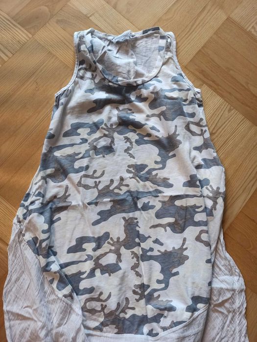 letnia sukienka ze wzorem moro UNISONO