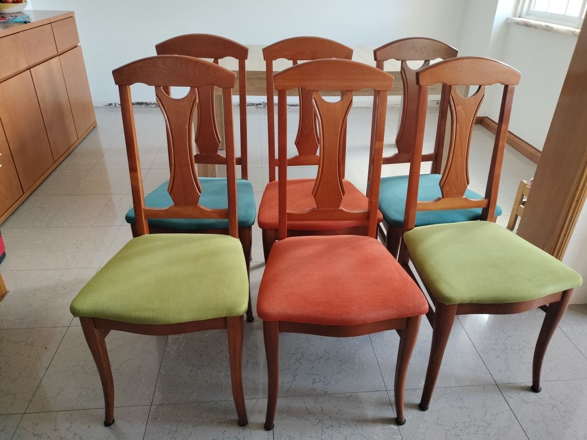 Conj. 6 cadeiras em madeira