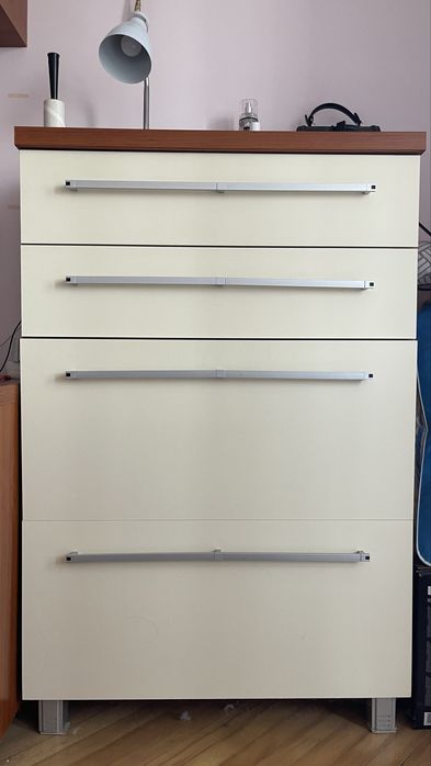 Меблі б/у польської фабрики Black Red White для підлітка/в дитячу