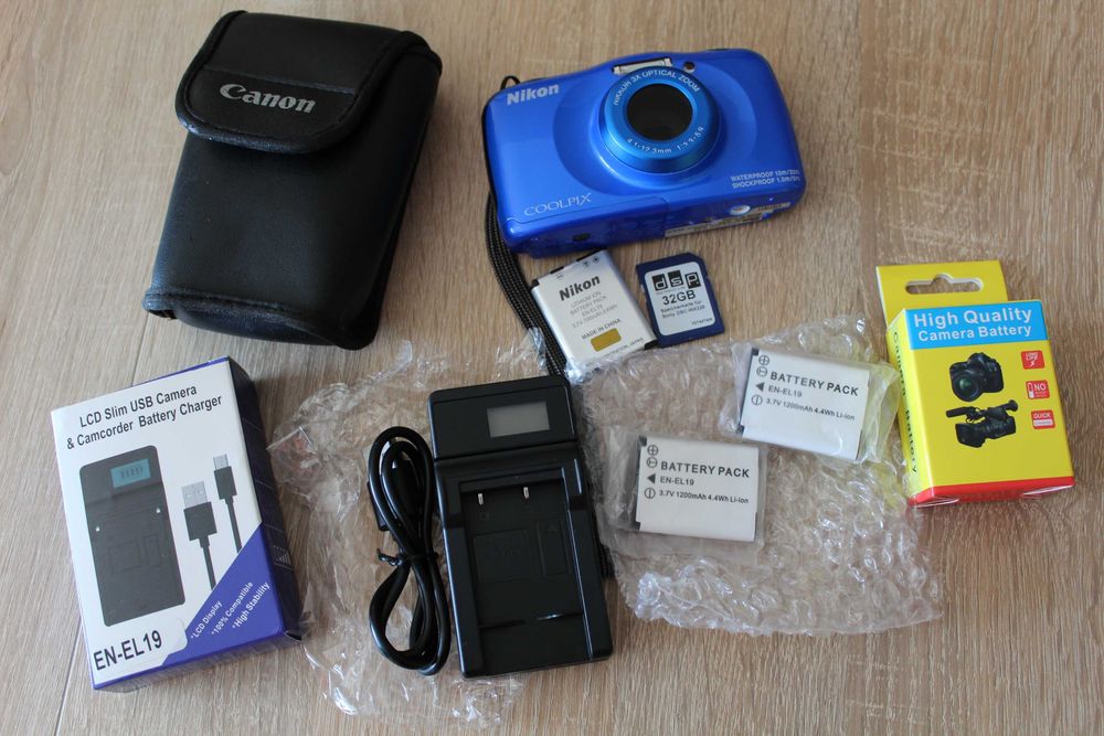 Wodoodporny Nikon Coolpix S33 jak nowy,duży zestaw