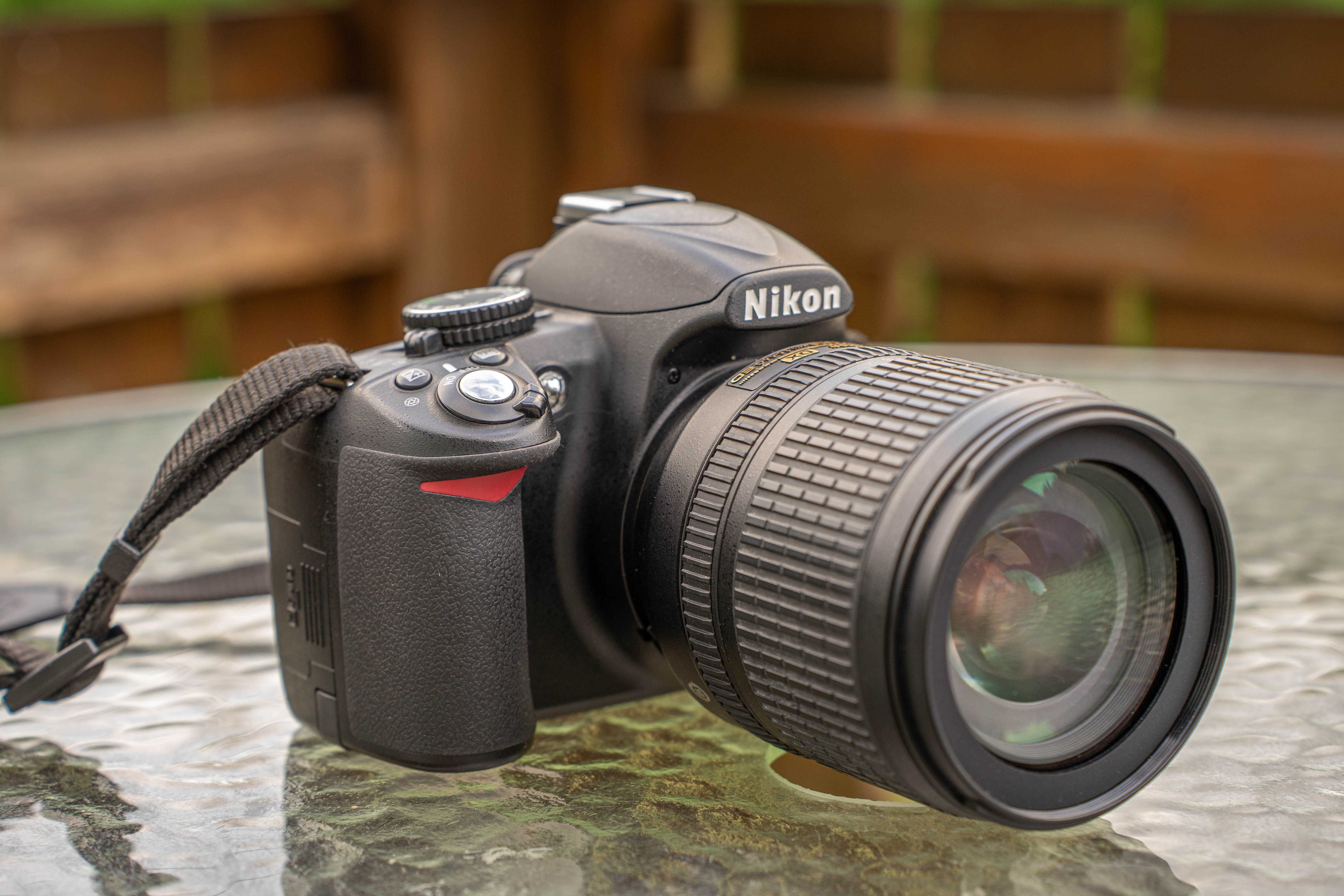Nikon D3100 + Obiektyw 18-105 VR - niski przebieg, bardzo dobry stan