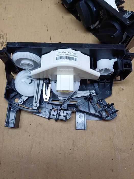 Volkswagen Golf 3 Passat b-3-4 перемикач переключатель пічки