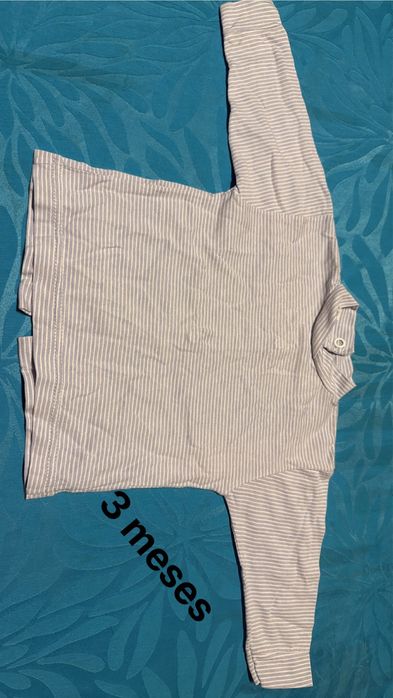 Várias camisolas de bebé