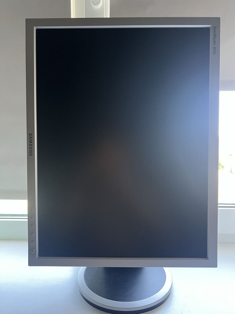 Samsung syncmaster 203B 22”