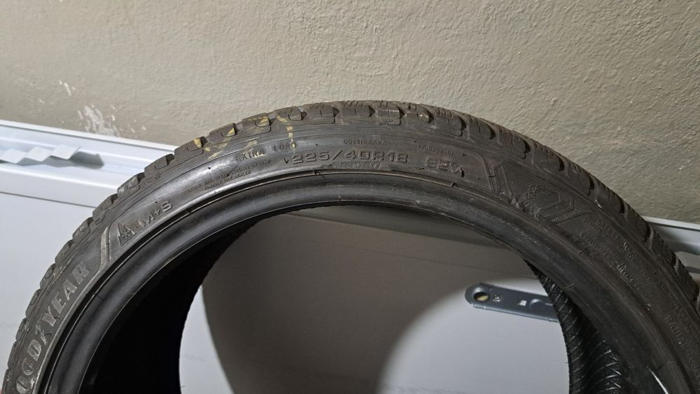 225/40R18 92V XL FR GoodYear UltrGrip A3 Proceed  Corolla