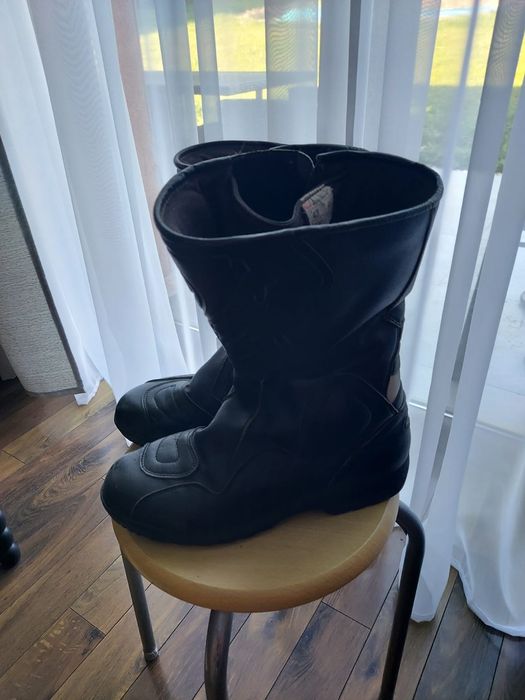 Buty na motor rozmiar 43