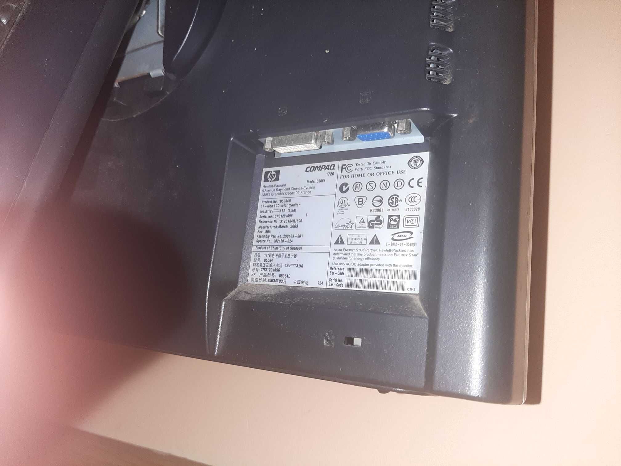 Monitor Compaq 1720 + podnośnik (nóżka)