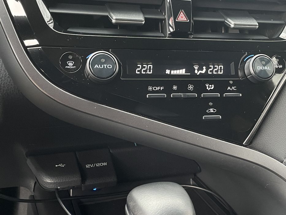 Toyota Camry 2023 року , офіційна