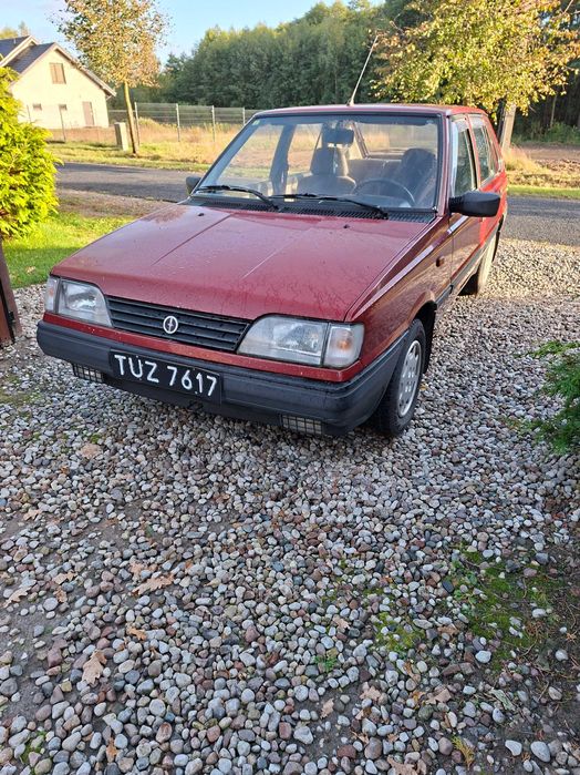 Klasyk w śród aut POLONEZ