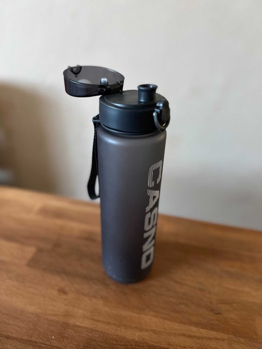 Продам пляшку для води Casno KXN-1184 1050 мл