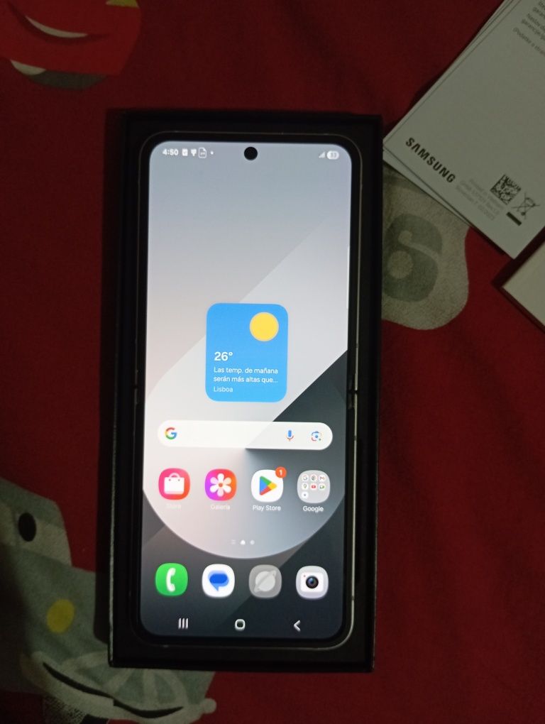 Galaxy Z flip 6 como nuevo