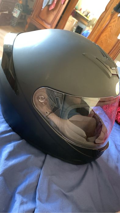 Capacete totalmente novo ( usei duas vezes apenas )