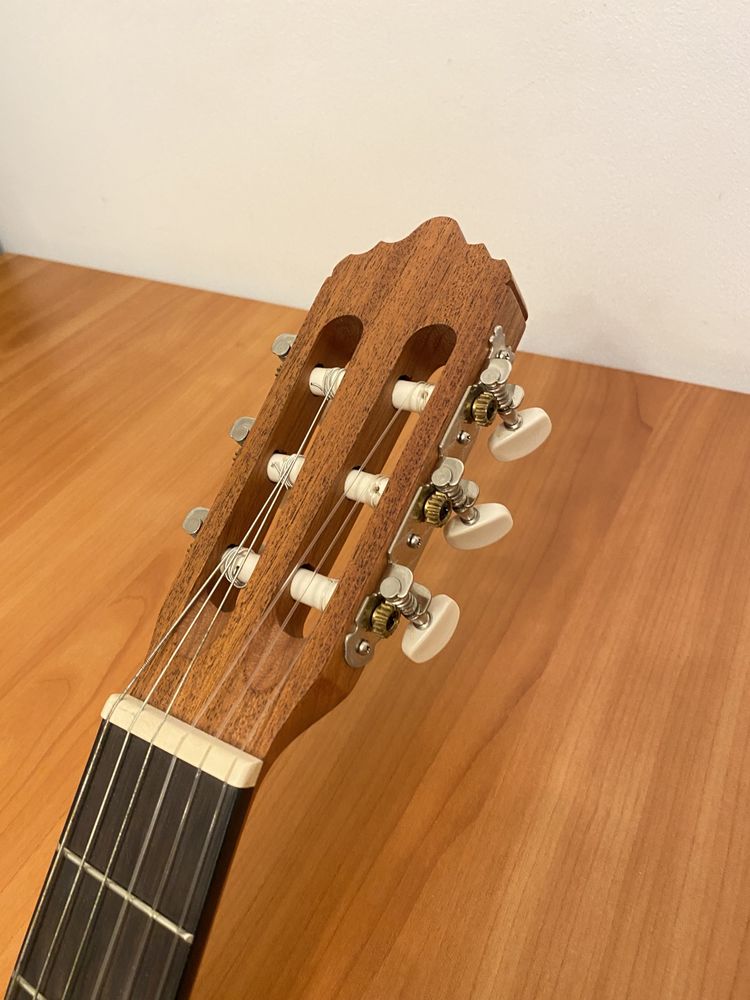 Sprzedam gitarę La Mancha