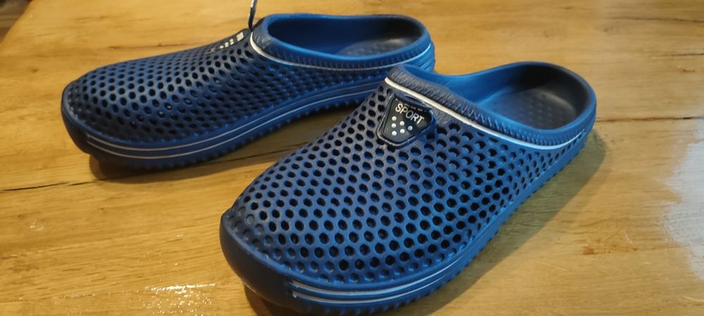 Nowe lekkie piankowe klapki rozmiar 39