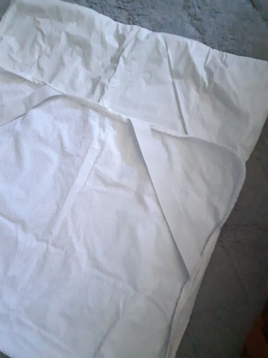 Ochraniacz na materac do łóżeczka dziecinnego