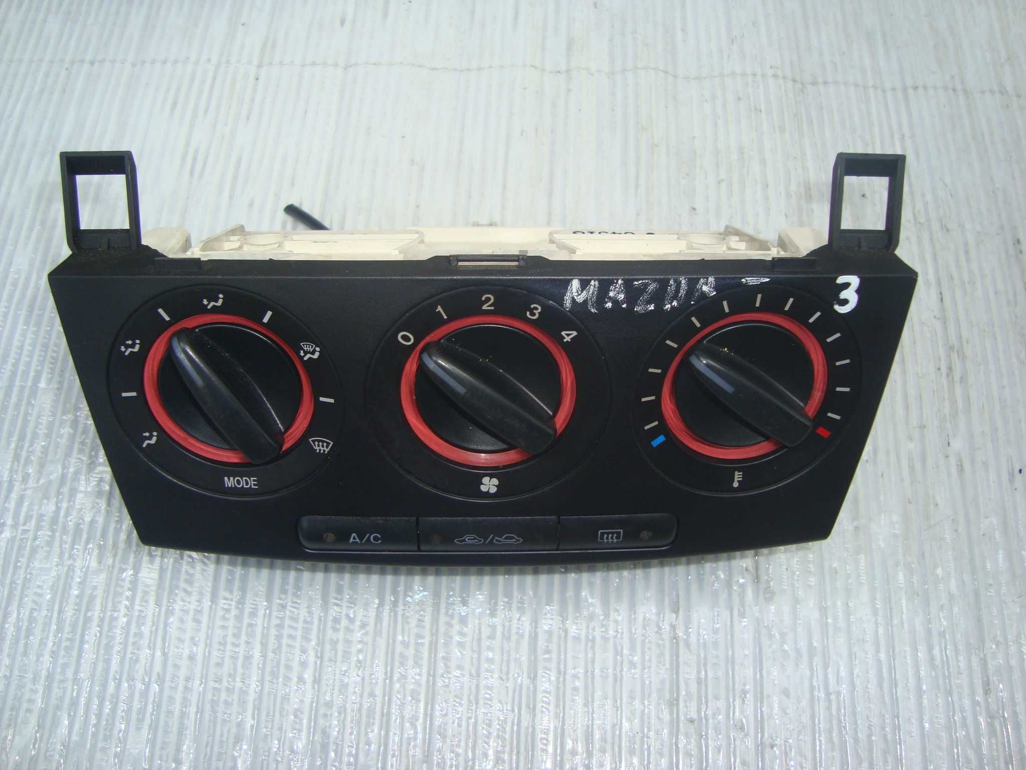 Блок управління пічкою,кондиціонером Mazda 3.6. Mazda 5 Мазда 3