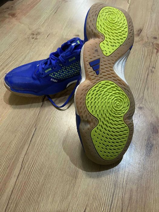 Adidas - buty halowe Stabil 16 IE1083 Niebieski