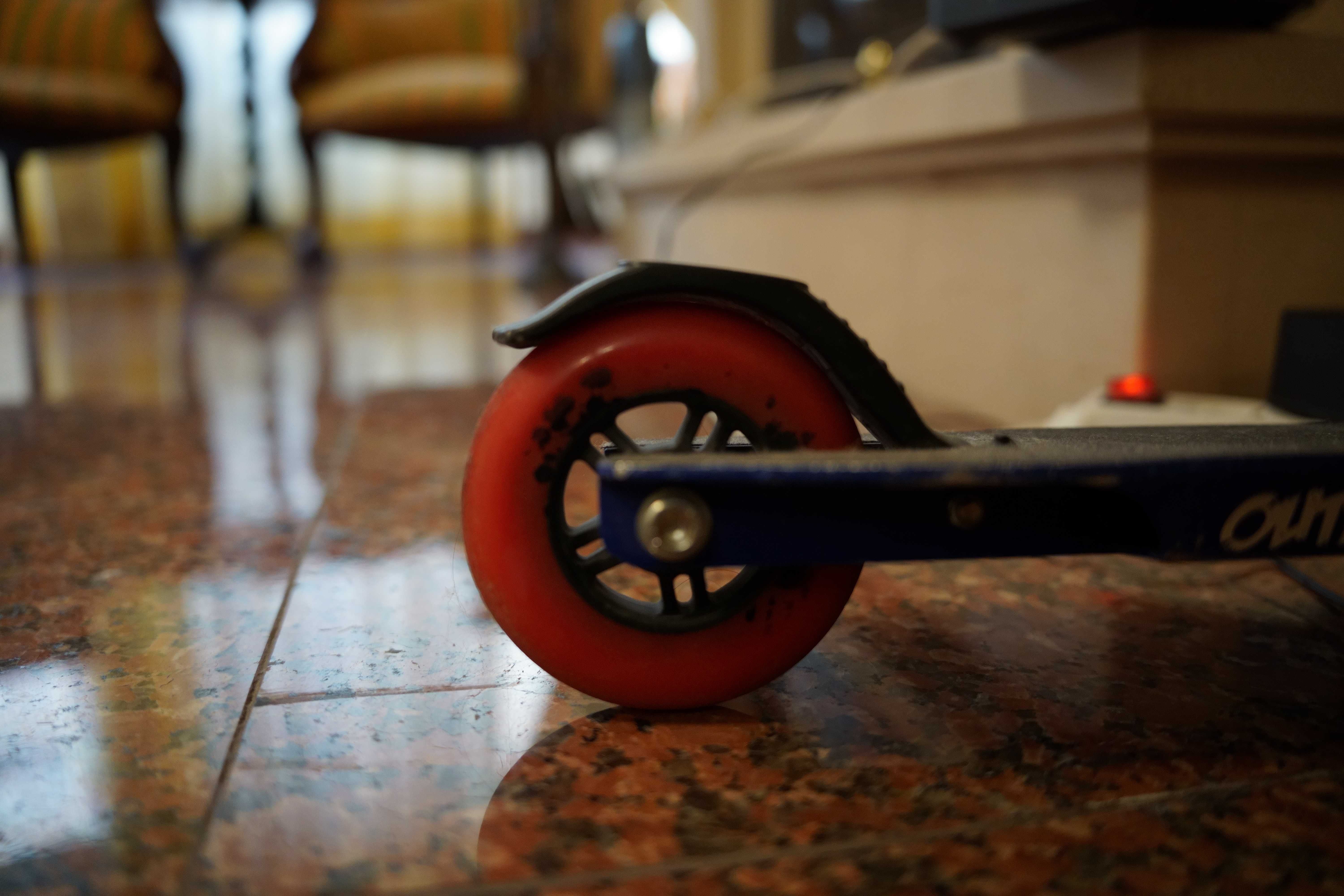 Trotinete freestyle outbreak + pegs nas duas rodas