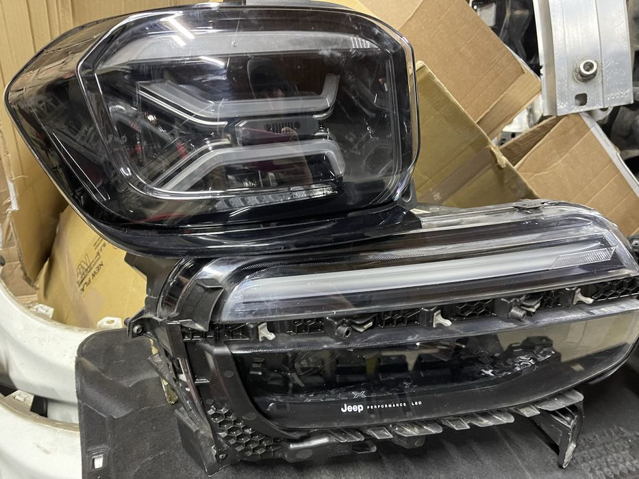 jeep avenger оригінал фари