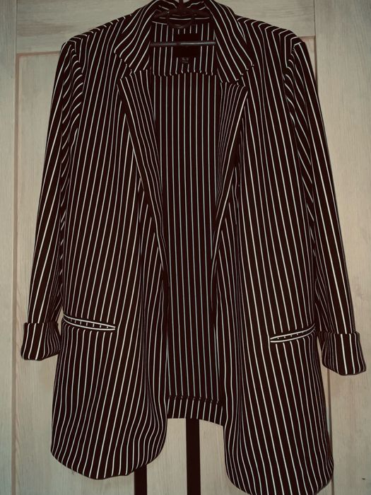 Жакет у смужку жіночий