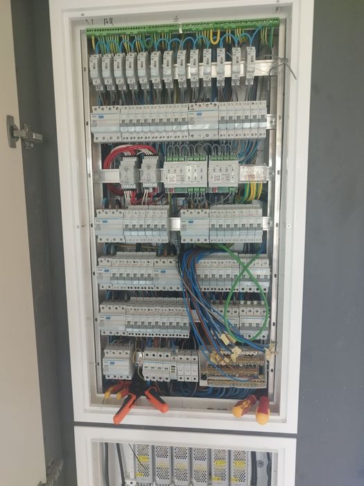 Eletricista ( Sob orçamento ou a hora)