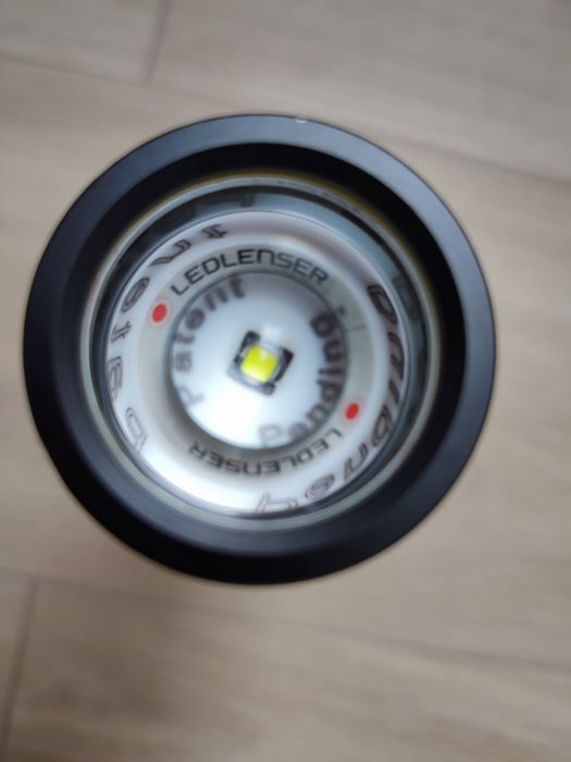 Latarka ledlenser ir9
