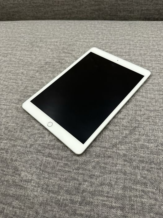 iPad 8 32gb 2020 Wi-Fi Silver (67)